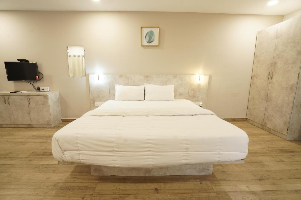 Hotel Trp Bliss Nizamabad Eksteriør billede