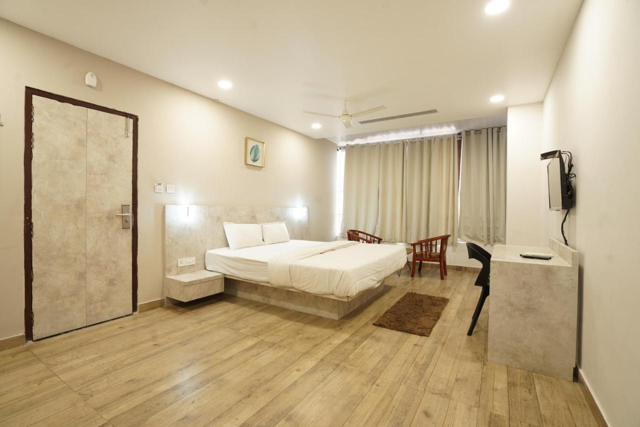 Hotel Trp Bliss Nizamabad Eksteriør billede