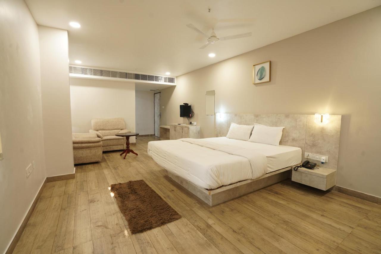 Hotel Trp Bliss Nizamabad Eksteriør billede