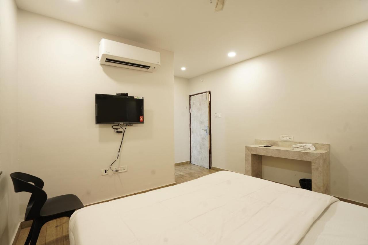 Hotel Trp Bliss Nizamabad Eksteriør billede