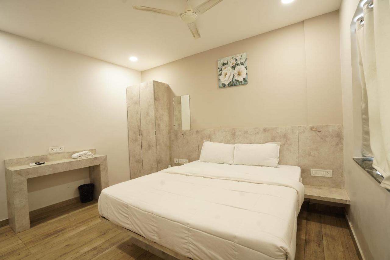 Hotel Trp Bliss Nizamabad Eksteriør billede