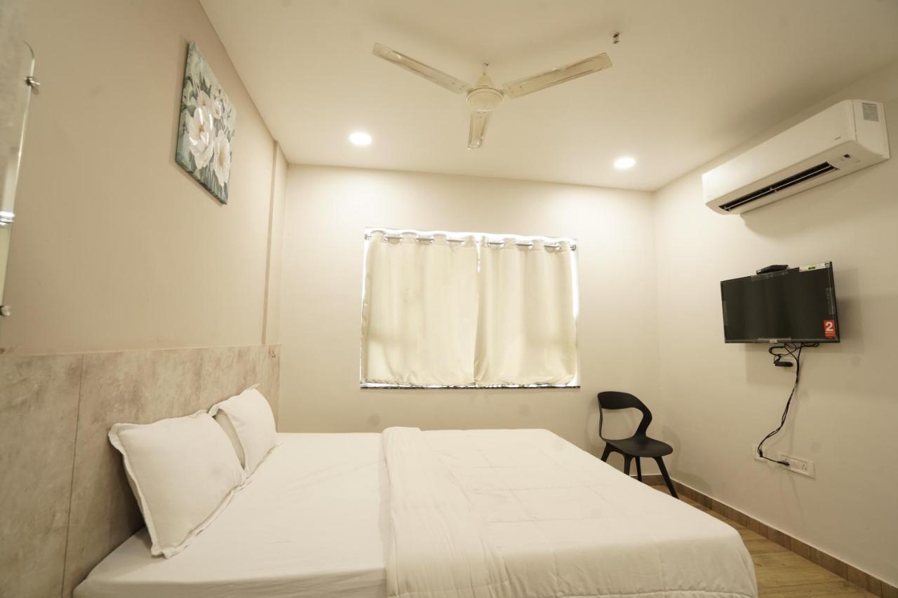 Hotel Trp Bliss Nizamabad Eksteriør billede