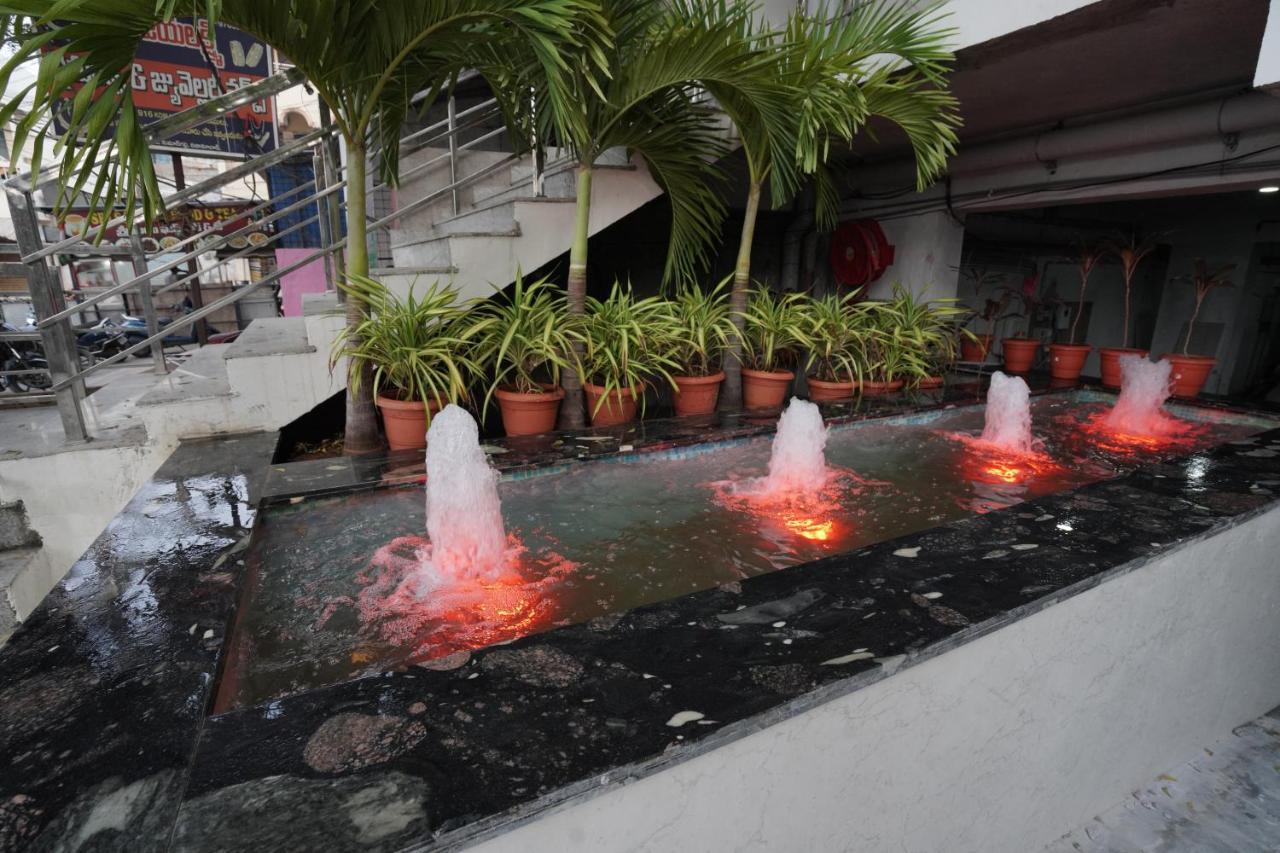 Hotel Trp Bliss Nizamabad Eksteriør billede