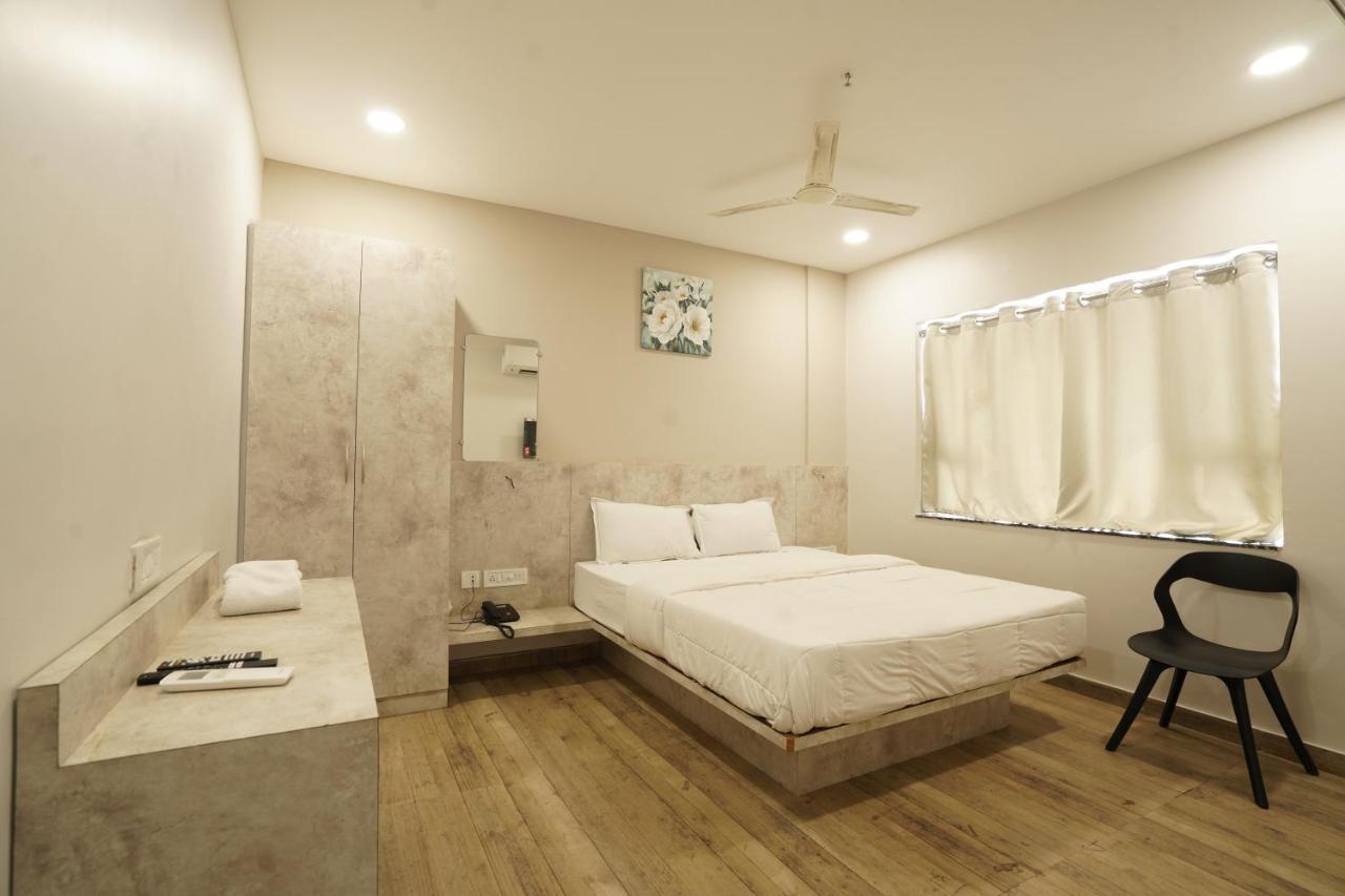 Hotel Trp Bliss Nizamabad Eksteriør billede