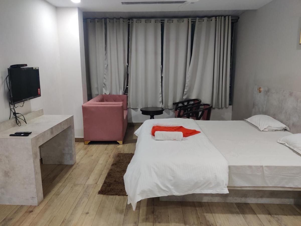 Hotel Trp Bliss Nizamabad Eksteriør billede